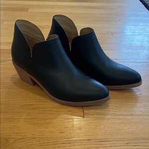 Nisolo Black Leather Ankle Booties